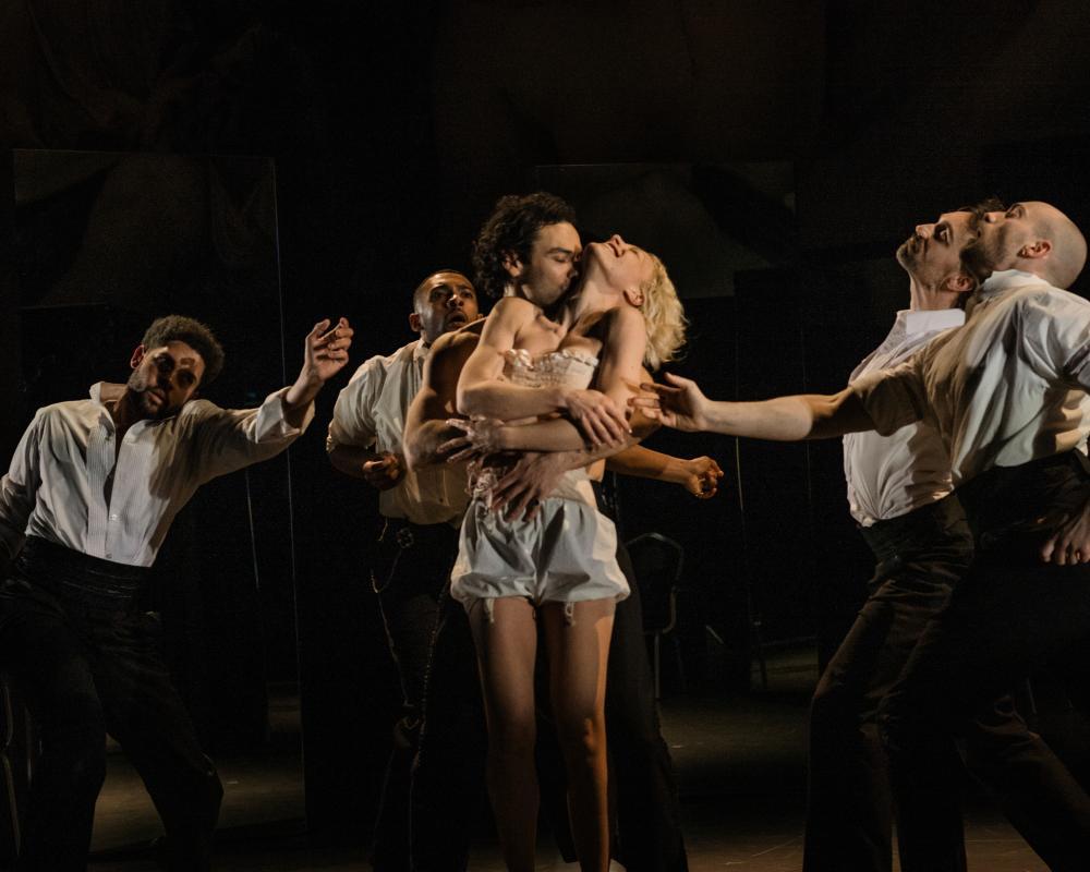 Les Liaisons Dangereuses review – love is a fight for power in this bold staging